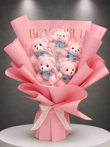 Pembe Ayıcık Rüyası Peluş Buketi – 5 pembe peluş ayıcıklı romantik hediye buketi